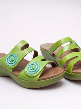 Dansko Dixie Green Two Strap Hook And Loop Cork Platform Sandal EU 41 US 9.5